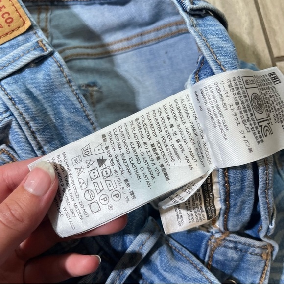 Levi's 720 Womens Light Wash Zebra-Print High-Rise Jeans Size 29 - Picture 6 of 9